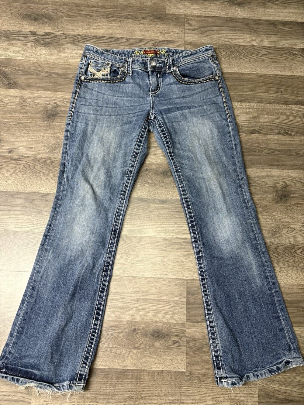 Maurices Women’s Bootcut Jeans Size 7/8 Short Medium Wash Embroidered Denim
